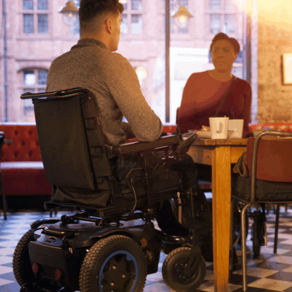 Sunrise Medical Quickie Q200 R Rear-Wheel Powered Wheelchair - Image 4